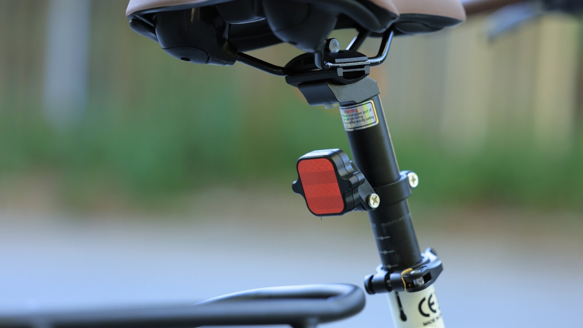 Apple Bicycle Tail Light With Apple airtag - MiLi