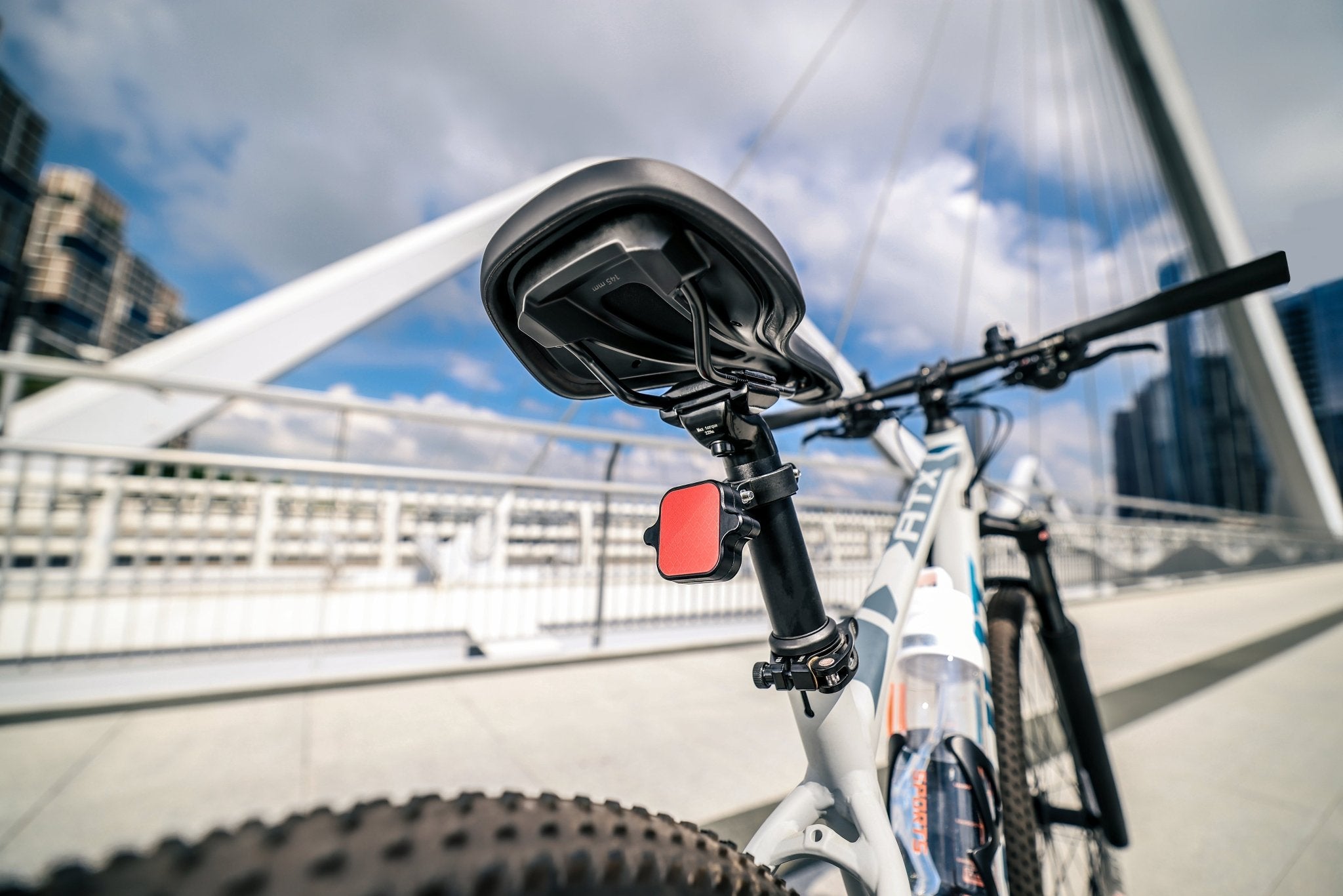 Bicycle Tail Light - Built - in LiTag Duo Tracker - MiLi