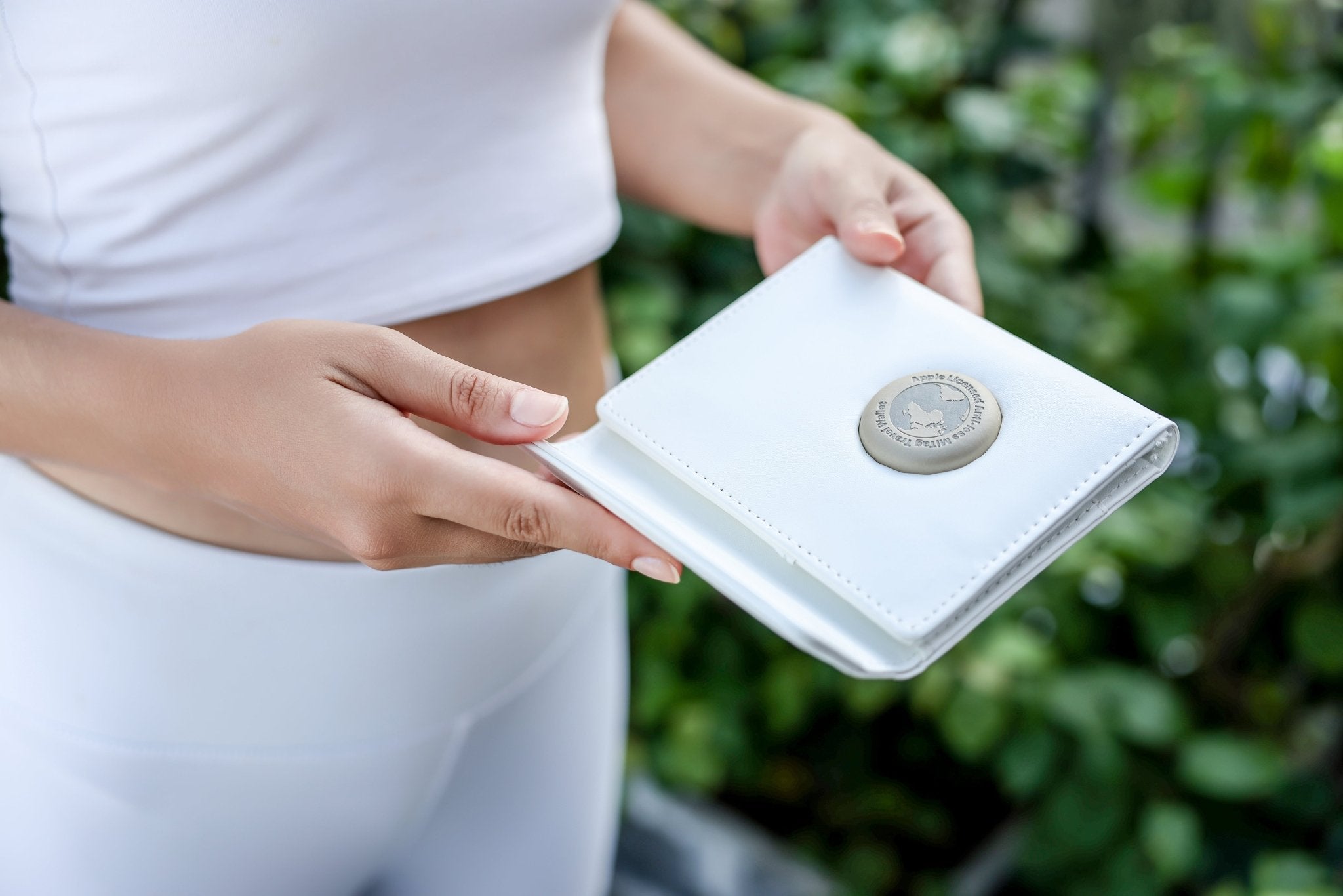 MiBook - Built - in MiTag Duo Tracker - MiLi